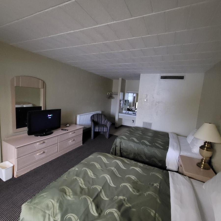 Richland Inn Джонстаун Екстер'єр фото